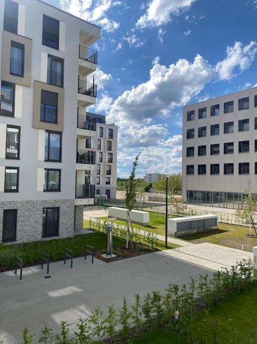 Am Flughafen, Glasfaser-internet, Waschmaschine Apartment *